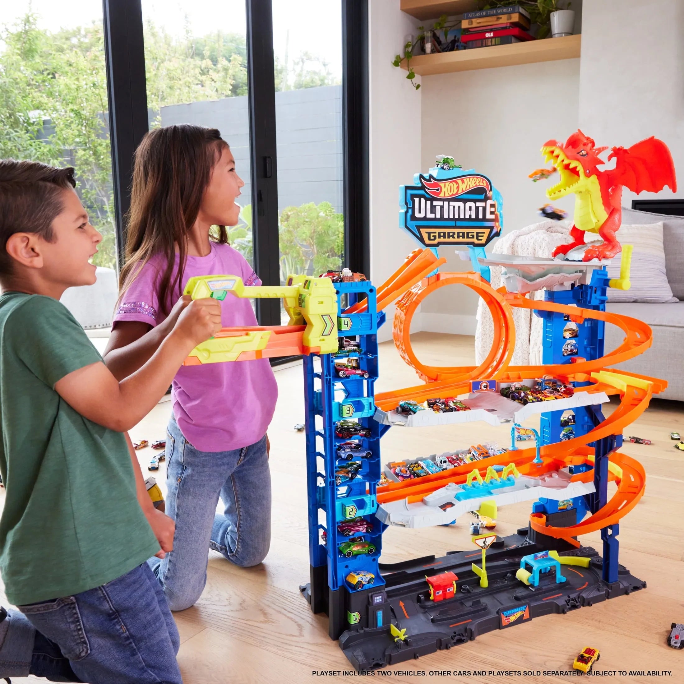 Hot Wheels City Ultimate Garage Playset with 2 Die-Cast Cars, Storage for 50 Cars Child Age 4-8