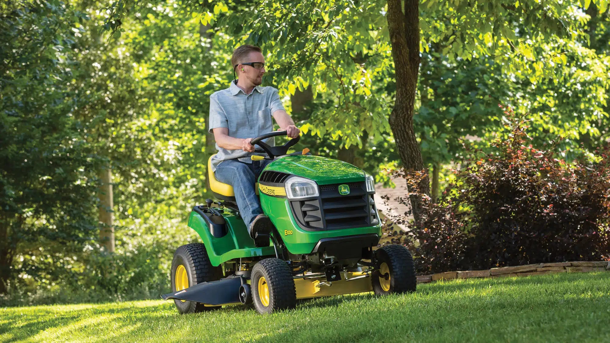 John Deere S100 42 in Riding Lawn Mower a?? 17.5 HP Gas Hydrostatic Drive